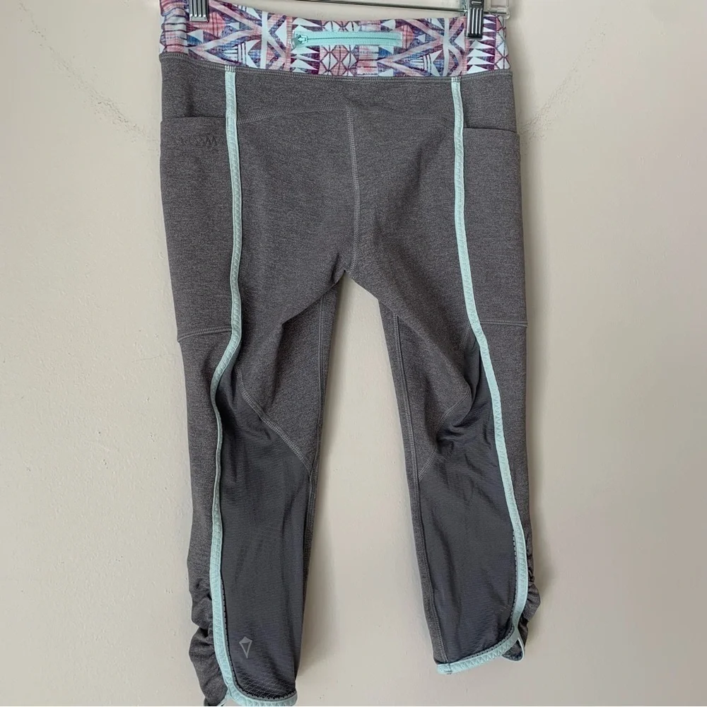 Ivivva By Lululemon for Youth Girls Gray Crop Leggings Size 14